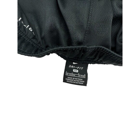 Nike Trophy Shorts Boys SIZE: 6-7 Yrs. Large - Picture 3 of 3